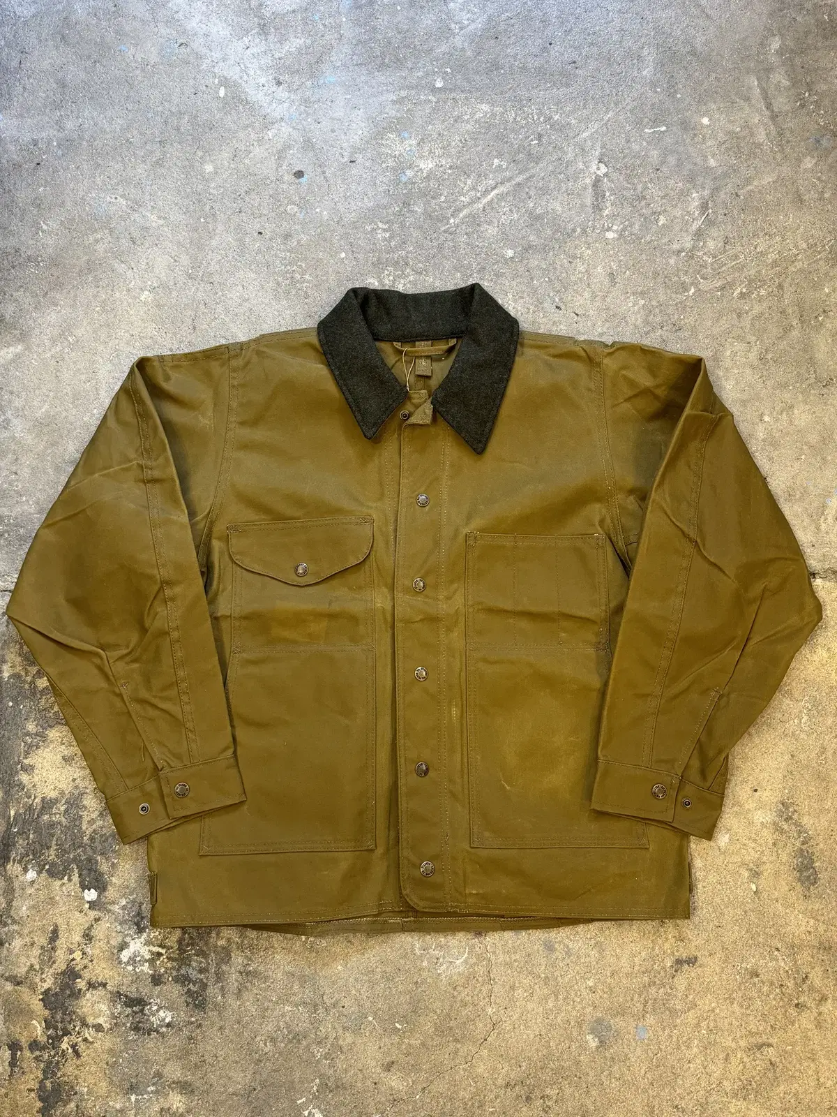 Filson (Deadstock) Tin Jacket (M)